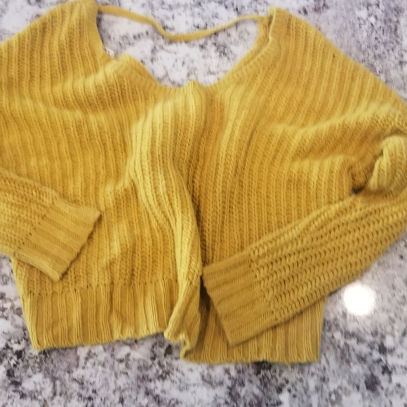 Criss cross back cropped sweater - Picture 2 of 4